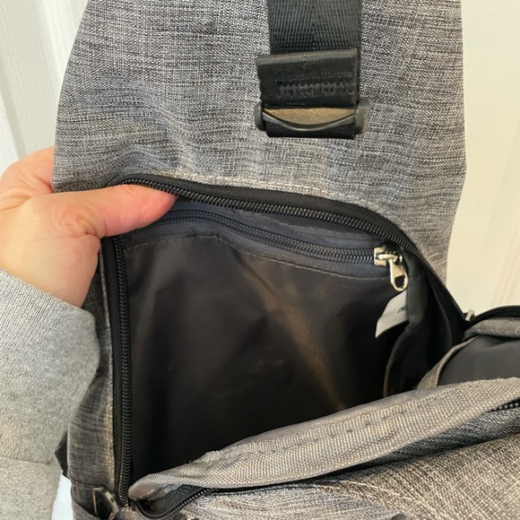 Gray canvas crossbody bag / purse. - Picture 5 of 6